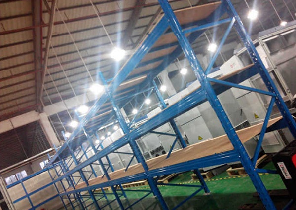 重型冷軋鋼貨架圖片